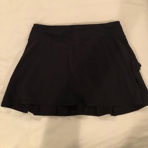 Lululemon Black Pacesetter Skirt, Size 6
